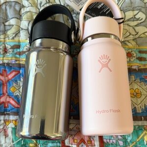 🔘Hydro Flask Silver and Pink Water Bottles